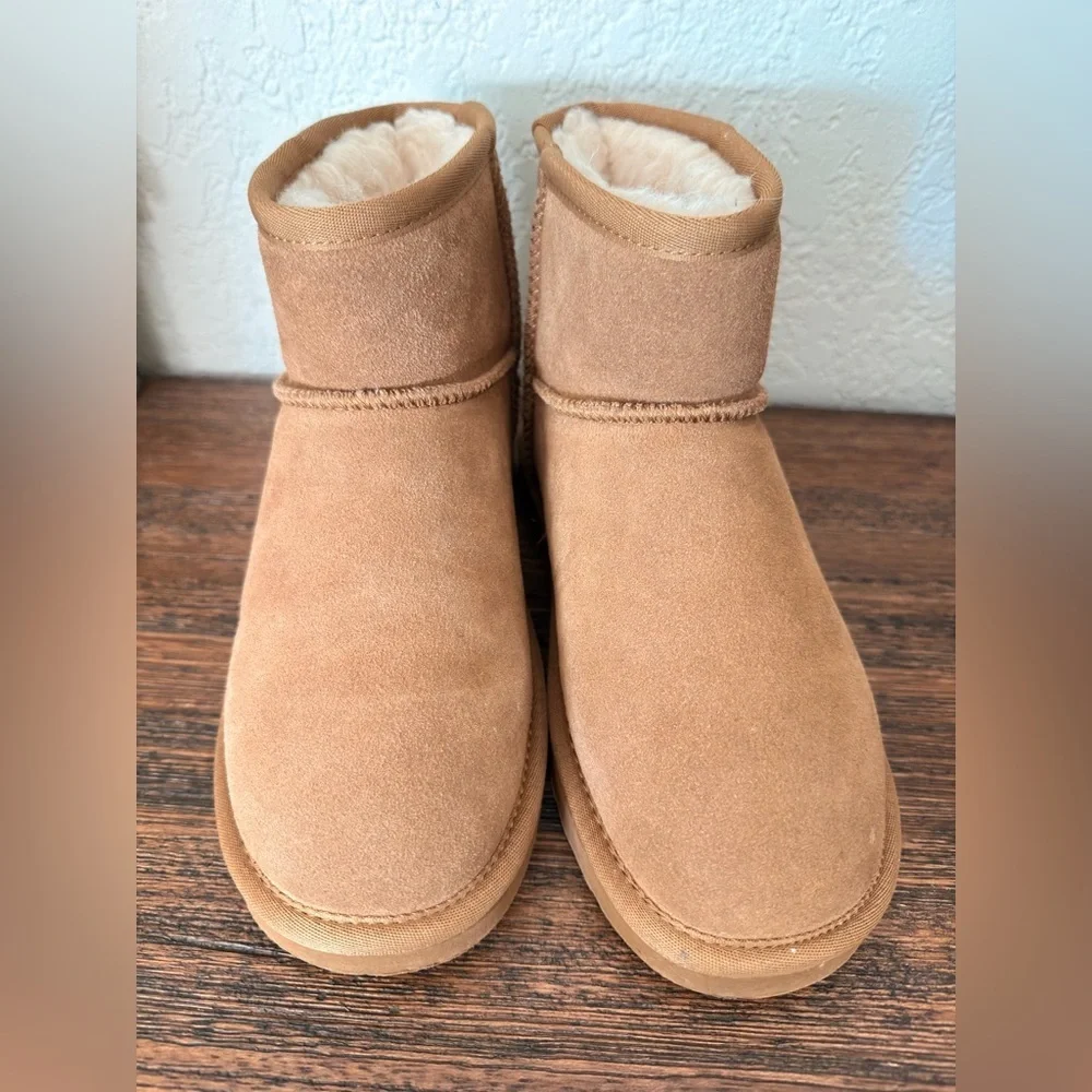 BearPaw Men's Chestnut Suede Short Boots women’s size 6 NNT